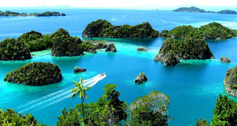 40 Beautiful and Worldwide Tourist Attractions in Indonesia