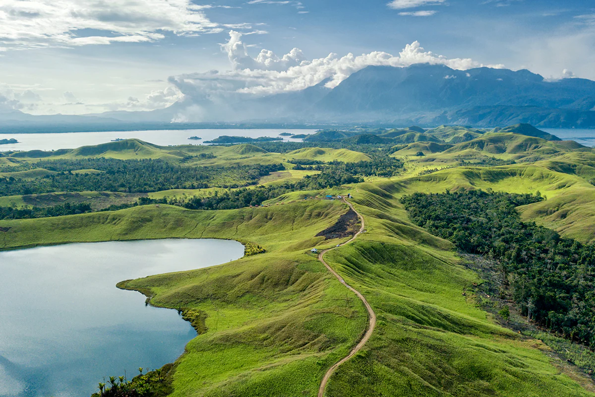 danau sentani indahnya tiada dua