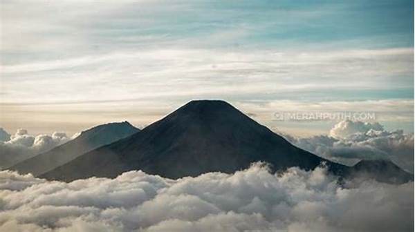 Sunrise Menawan Di Bukit Rindu