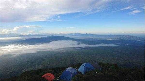 Tips Aman Mendaki Gunung Kerinci