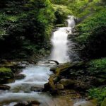 Air Terjun Terpencil Untuk Pasangan
