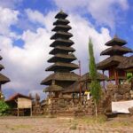 “upacara Keagamaan Di Pura Ulun”