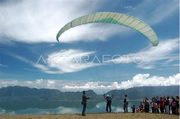“wisata Paralayang Di Danau Maninjau”