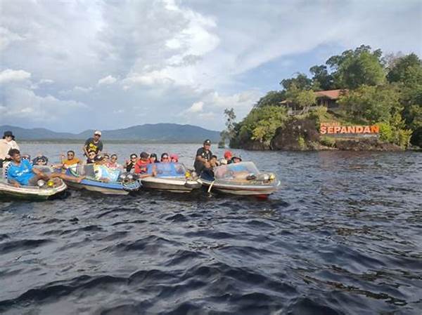 Menyusuri Keindahan Danau-danau Indonesia