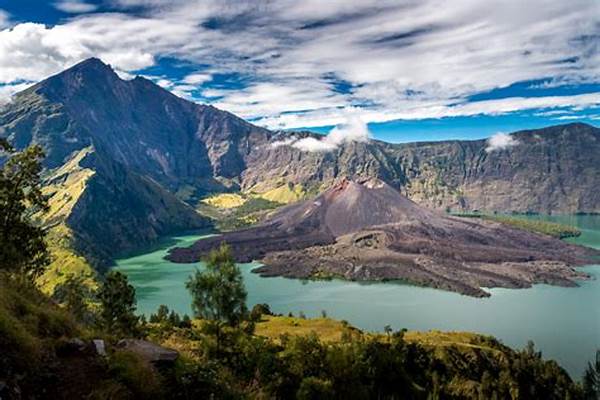 Pemandangan Indah Di Puncak Rinjani