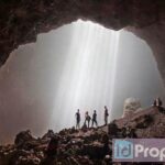 Eksplorasi Gua Jomblang Yang Mistis