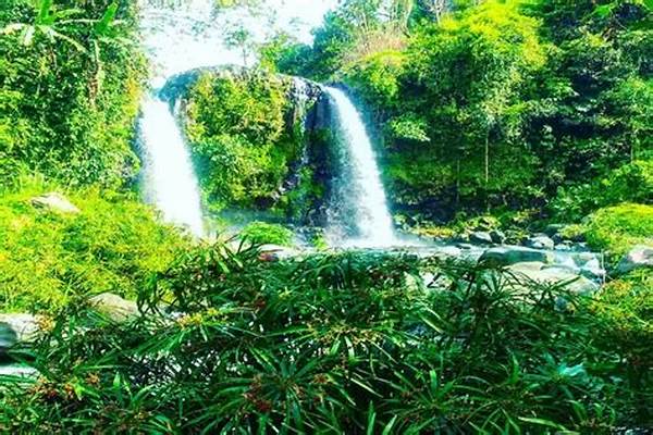 Liburan Santai Di Ciamis Air Terjun