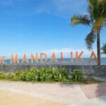 Menikmati Ombak Pantai Kuta