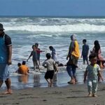 Ombak Besar Parangtritis Yogyakarta