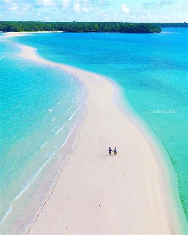 Pantai Ngurtafur Kei Maluku