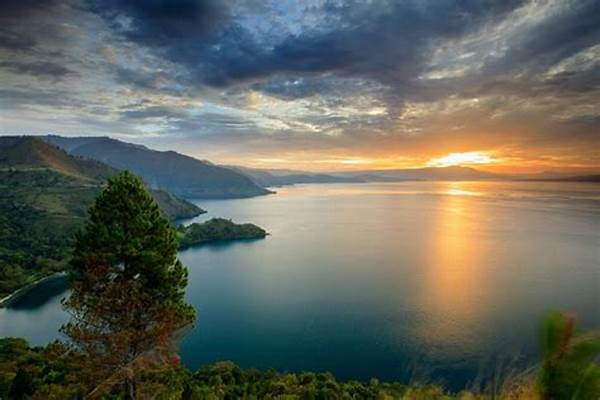 Keindahan Pemandangan Pegunungan Danau Toba