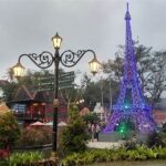 Replika Menara Eiffel Devoyage