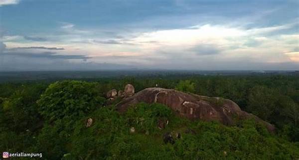 Destinasi Hiking Bukit Batu Tumpang