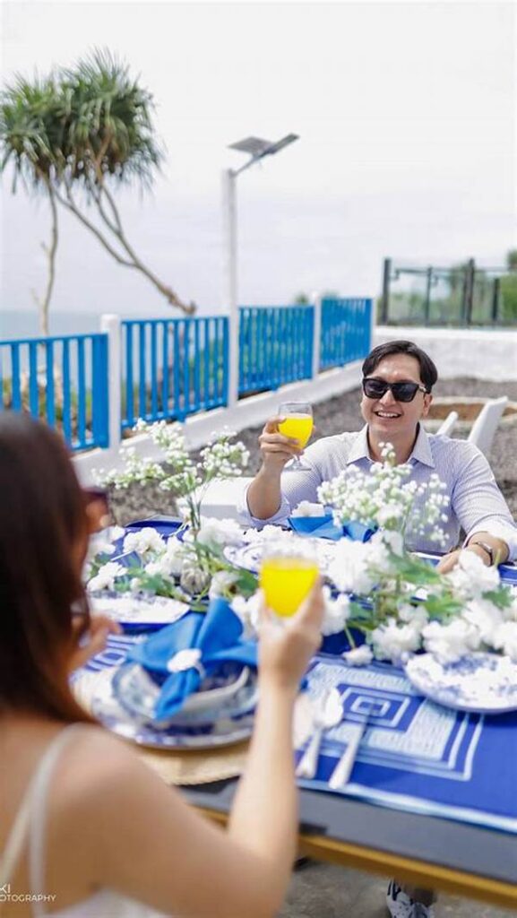 Momen Cinta Tak Terlupakan Di Laut Biru