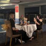 Dinner Romantis Di Tepi Kolam Renang