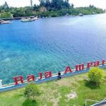 Jelajah Hutan Tropis Raja Ampat