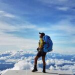 Persiapan Mendaki Puncak Tertinggi