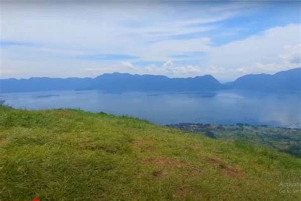Panorama Memukau Dari Puncak Lawang